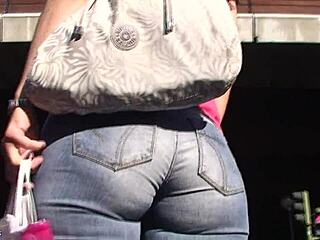 Candid big butt girl dicker arsch